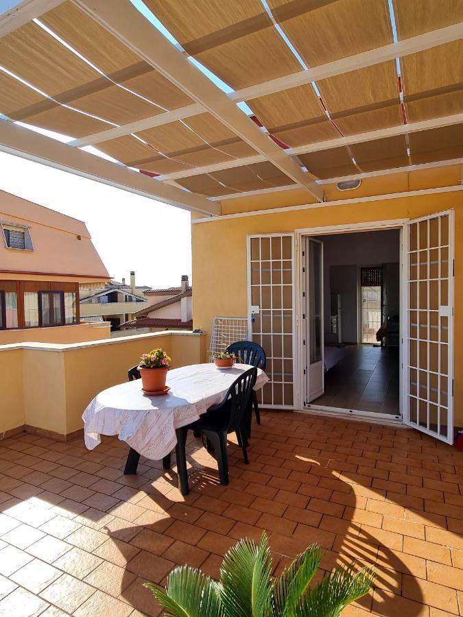 Ferienwohnung Attico Con Terrazzo Relax Ladispoli Exterior foto